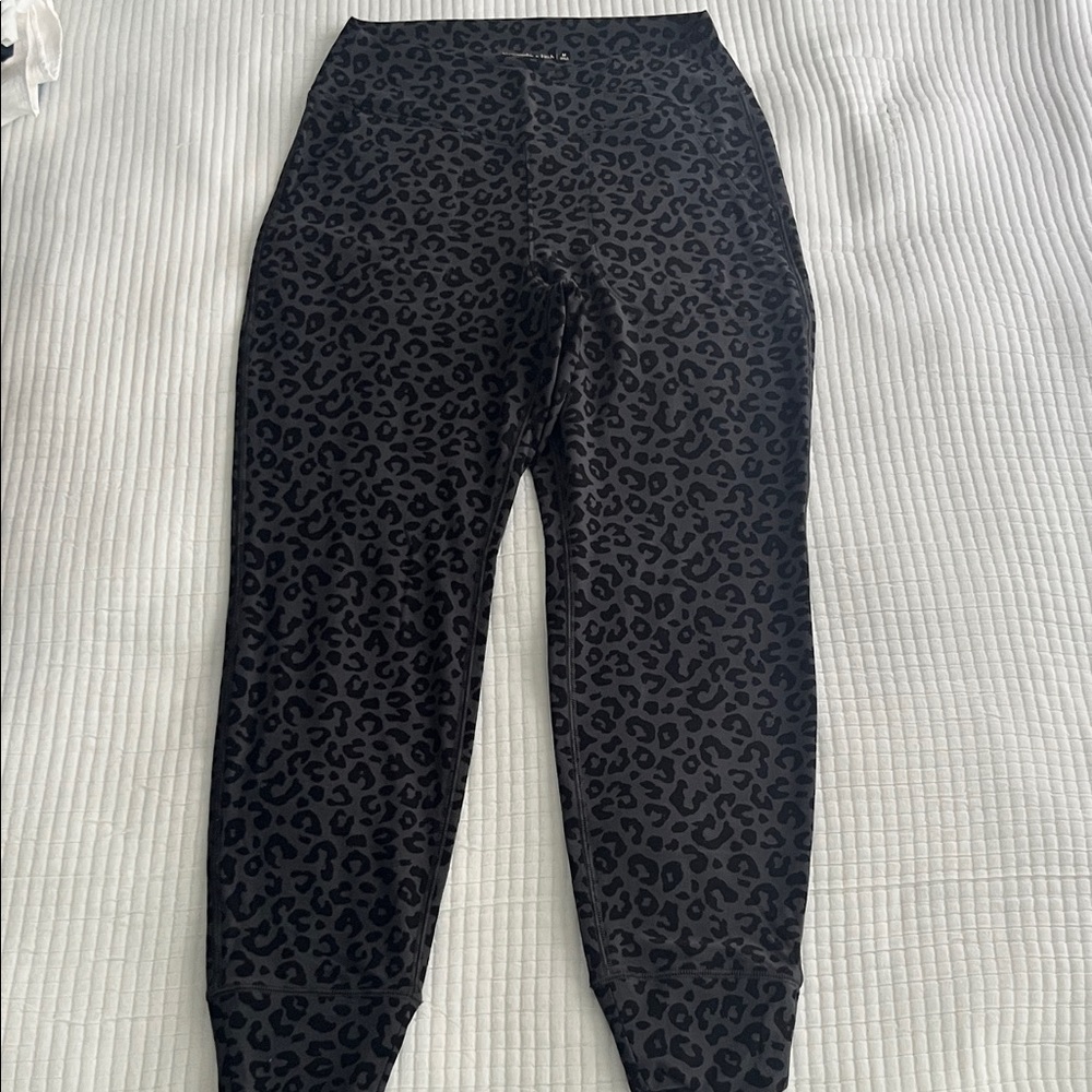 LAST CHANCE - Abercrombie & Fitch Leopard Print Joggers
